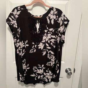 Beautiful mixed material black blouse purchased from stitch fix 🥰